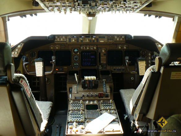 Boeing 747-446